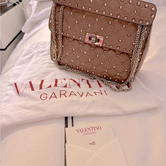 VALENTINO GARAVANI MEDIUM NAPPA ROCKSTUD SPIKE BAG - Picture 2 of 10